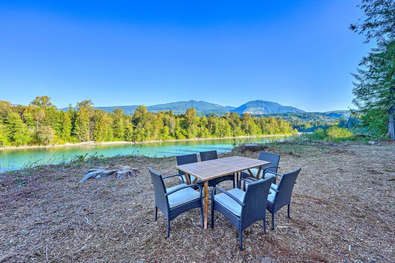 Dreamy Riverside Cabin With Fireplace And Grill Concrete Εξωτερικό φωτογραφία